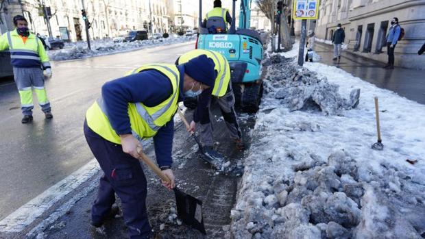 Objetivo: despejar las alcantarillas en 404 puntos críticos de Madrid para evitar inundaciones ante la lluvia
