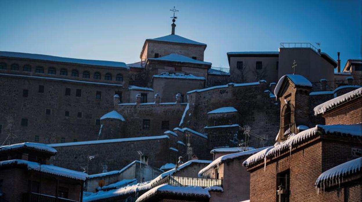 Aspecto de los tejados de Toledo tras la nevada