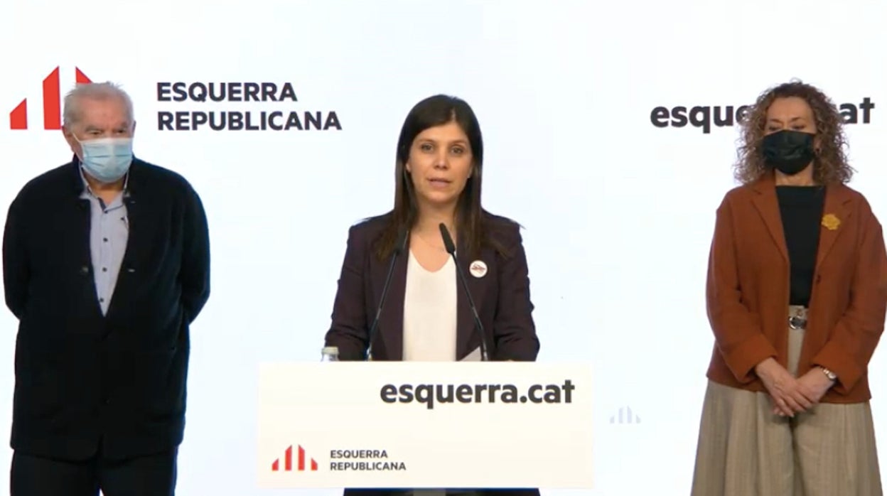 Marta Vilalta, hoy, durante la rueda de prensa telemática desde la sede de ERC, acompañada de Ernest Maragall y Ester Capella