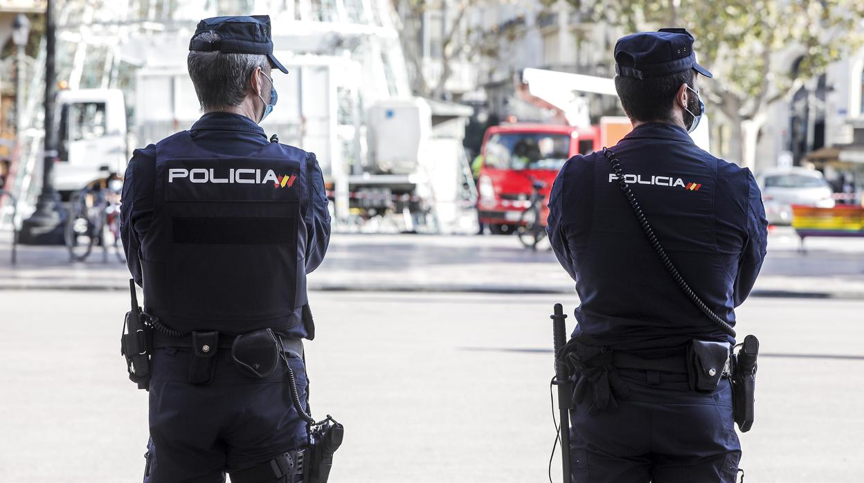 Imagen de agentes de la Policía Nacional en Valencia