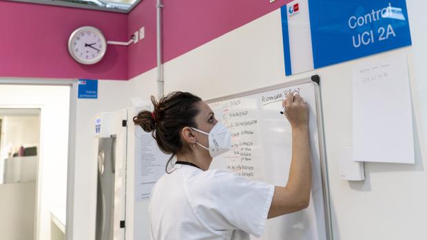 Madrid suma 2.697 nuevos casos de coronavirus y registra 4.107 hospitalizados en planta y 605 en UCI