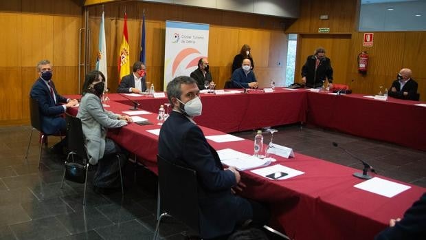 Acuerdo para aportar al menos 80 millones para la hostelería