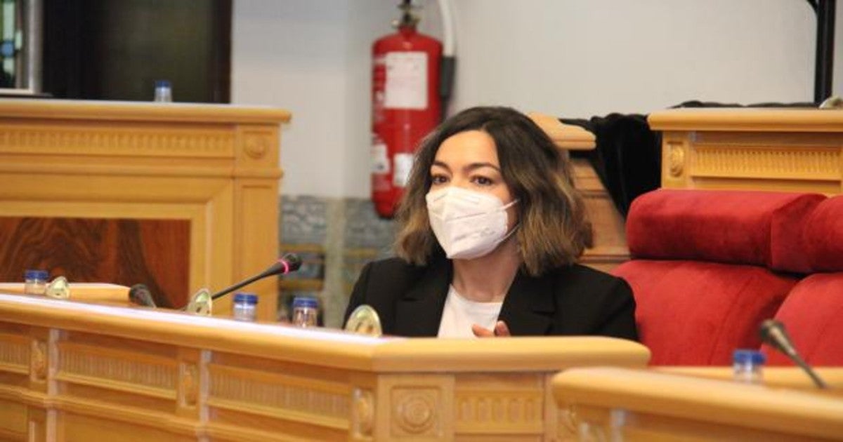 Claudia Alonso, durante el Pleno celebrado este jueves en el Ayuntamiento