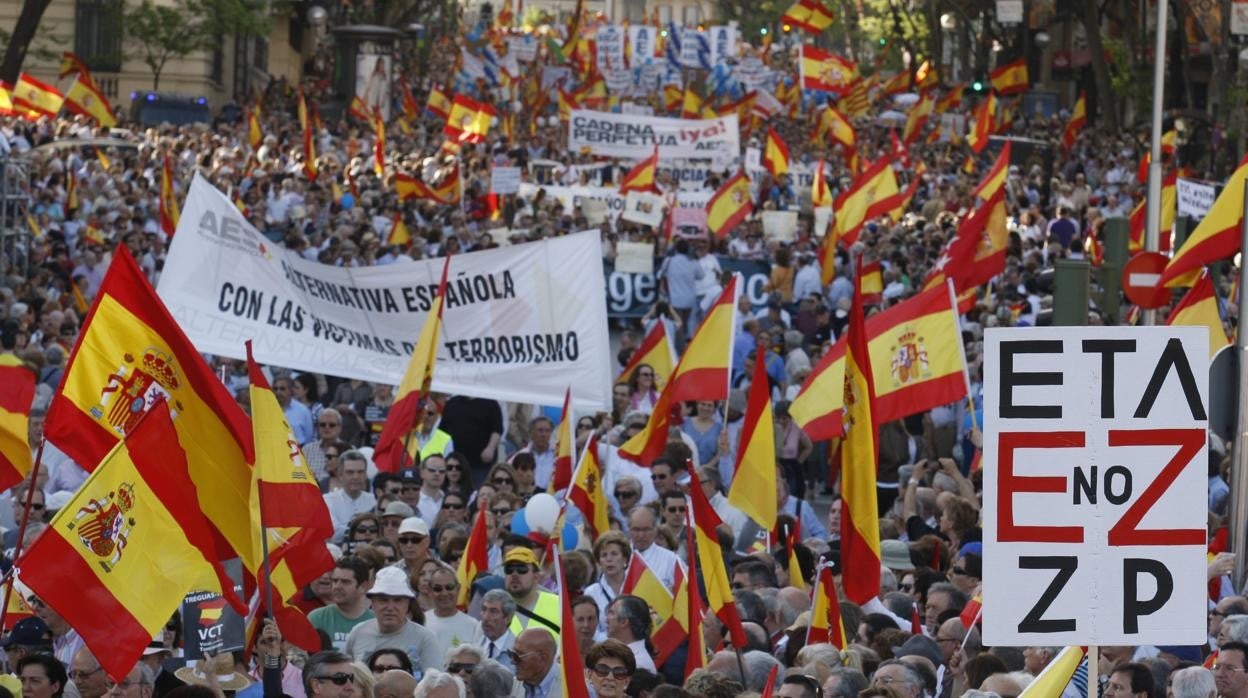 AVT, de arrancar a las víctimas del olvido a luchar para que no les callen