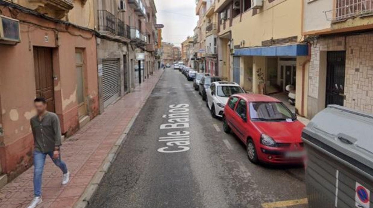 Calle de Linares en la que ha aparecido el cadáver