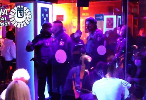 La Policía Municipal interviene en un local que no cumplía la normativa