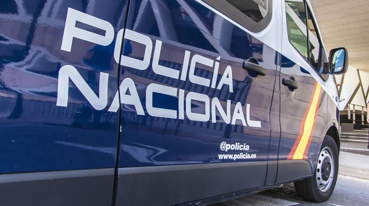 La Policía interviene en una fiesta familiar de 30 personas en la calle en Segovia