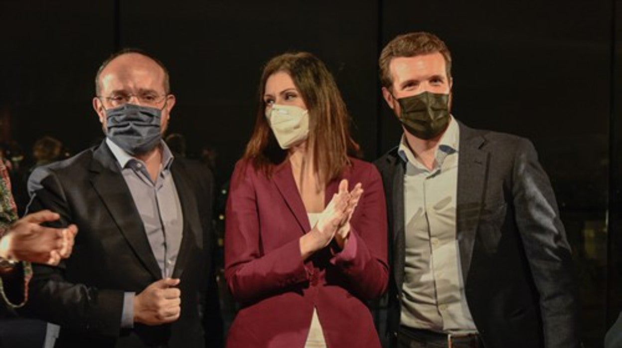 Alejandro Fernández, Lorena Roldán y Pablo Casado, durante la pasada campaña electoral