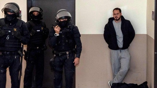 Una condena por amenazar a un testigo complica aún más a Hasel