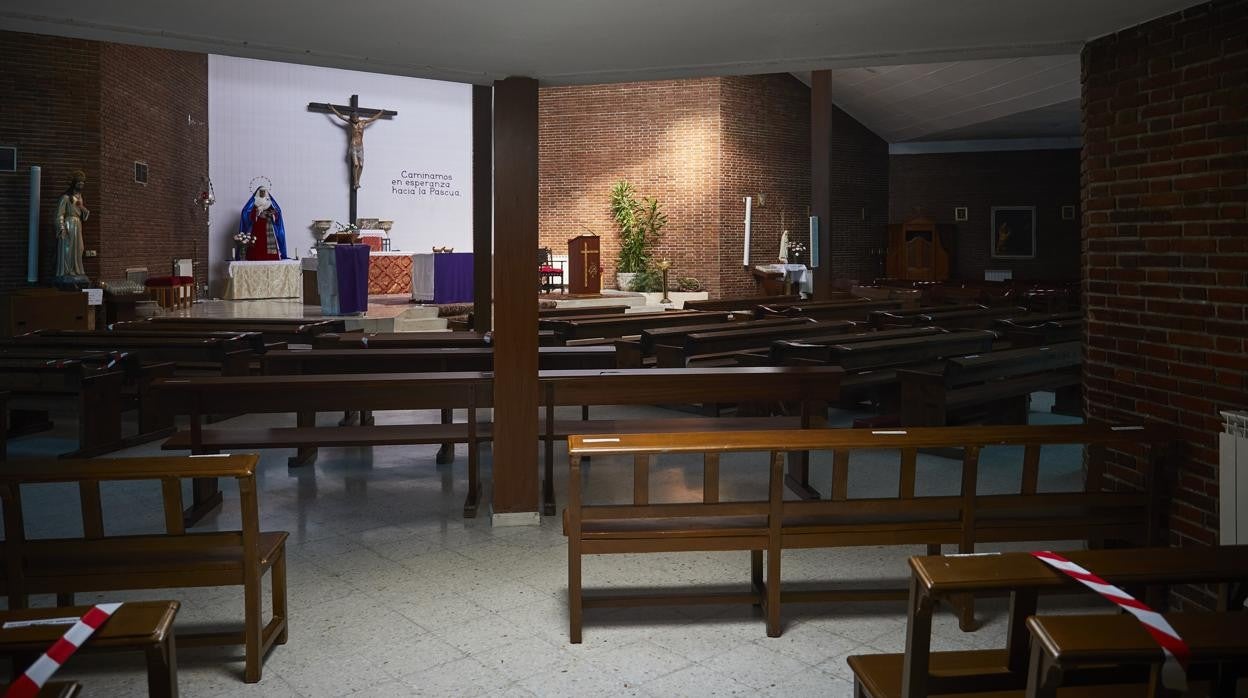 El interior de la parroquia Santísimo Cristo del Amor de Aluche