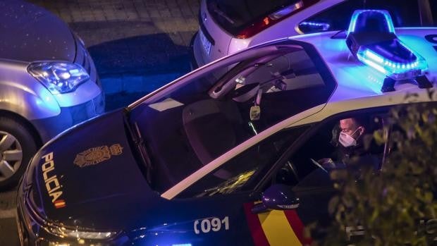 Multan a doce jóvenes por grabar un videoclip sin permiso en un concesionario de Alicante