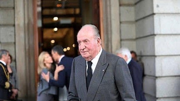 El Gobierno defiende el papel de Don Juan Carlos y su contribución para consolidar la democracia: «No hay discusión sobre el papel que jugó»