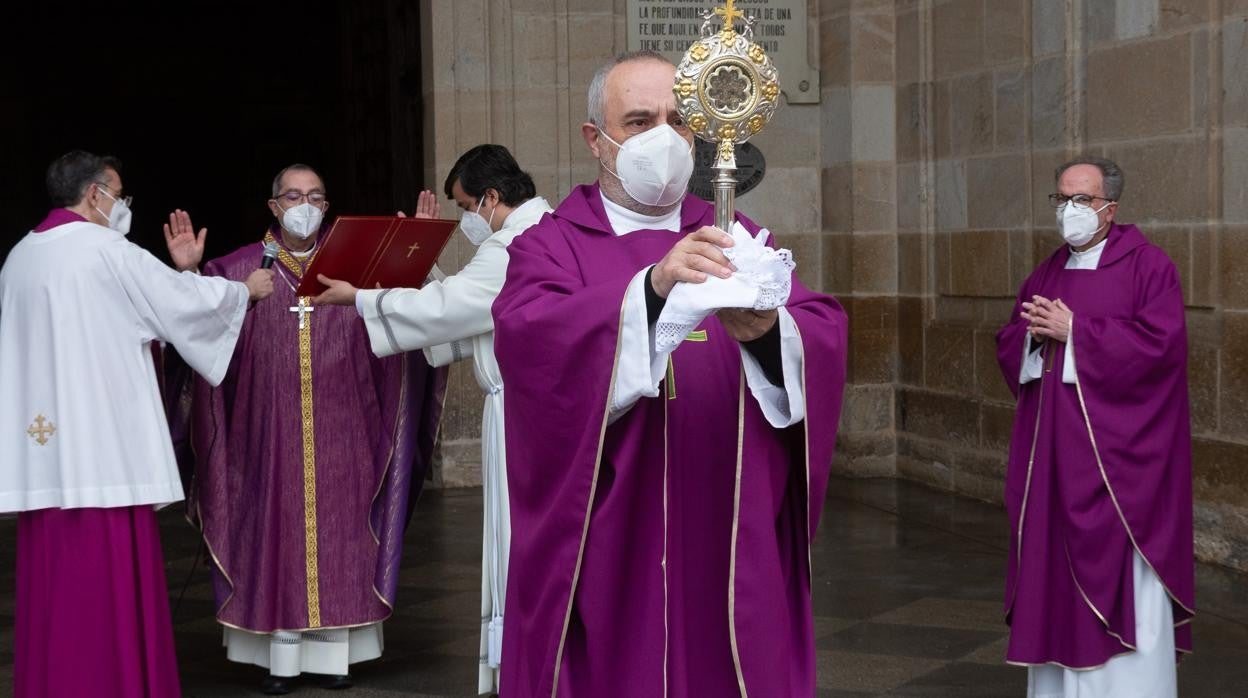 El obispo de Zamora pidió hace unos días la intercesión de la Cruz de Carne para el fin de la pandemia