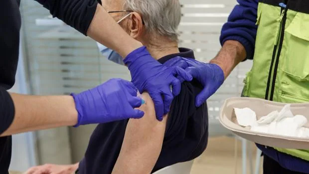 Los mayores de 80 años se vacunarán desde el 2 de marzo