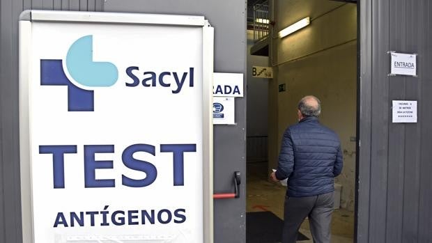 Ávila, la primera provincia en bajar del 25% de pacientes Covid en la UCI