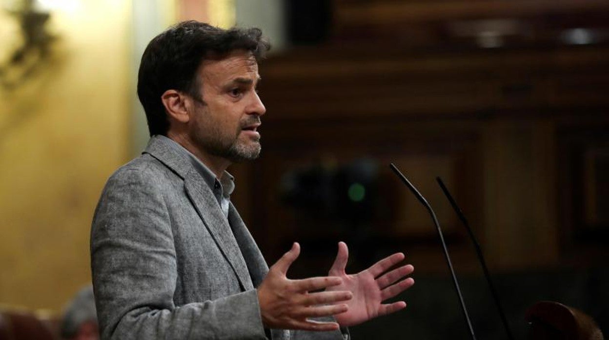 El presidente del grupo parlamentario de Unidas Podemos, Jaume Asens, interviene durante el pleno del Congreso de los Diputados el pasado martes día 23