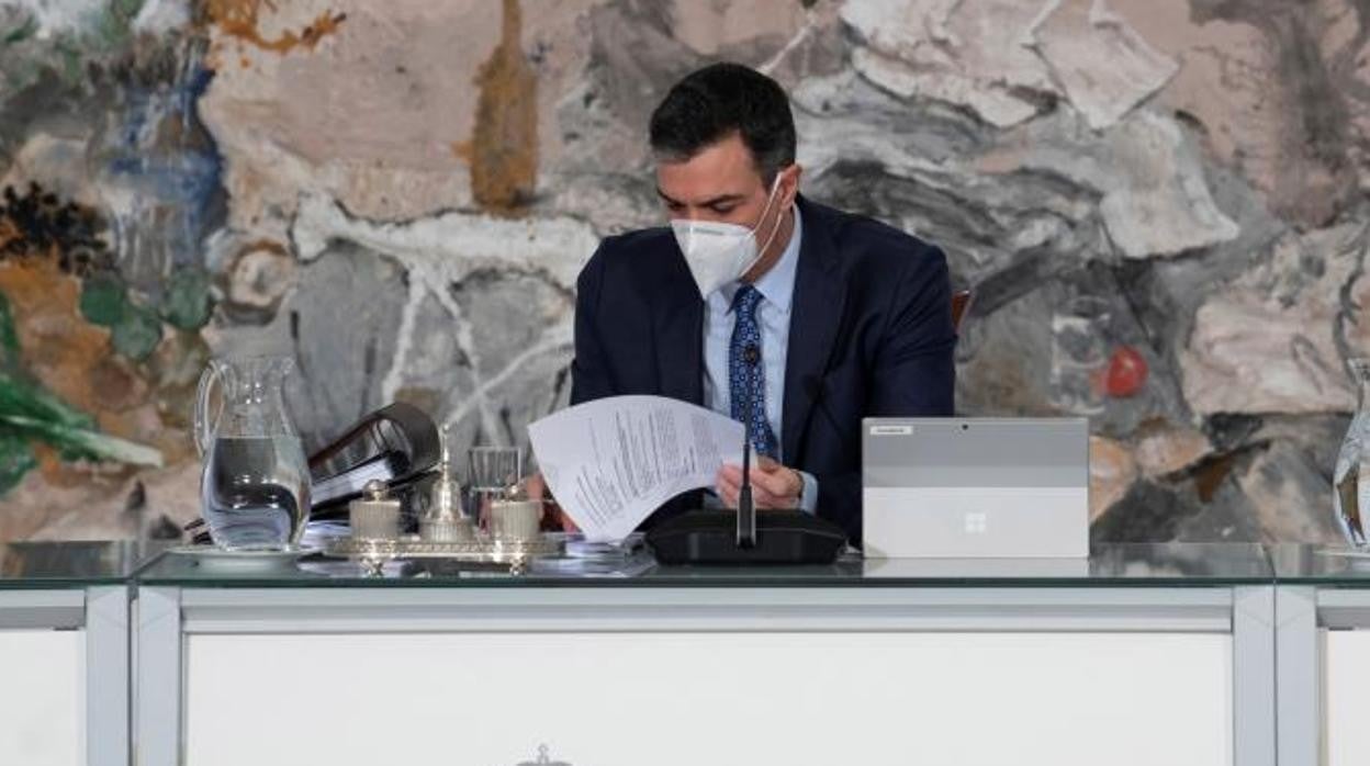 El presidente, en el Consejo de Ministros de ayer