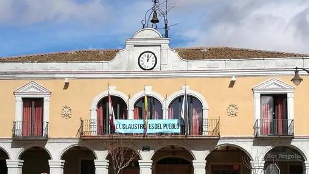 La Audiencia de Segovia otorga al Ayuntamiento de Santa María la titularidad del claustro de su Monasterio