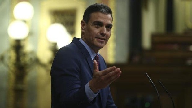 Sánchez escenifica la destrucción de armas de ETA mientras acerca presos de la banda cada viernes