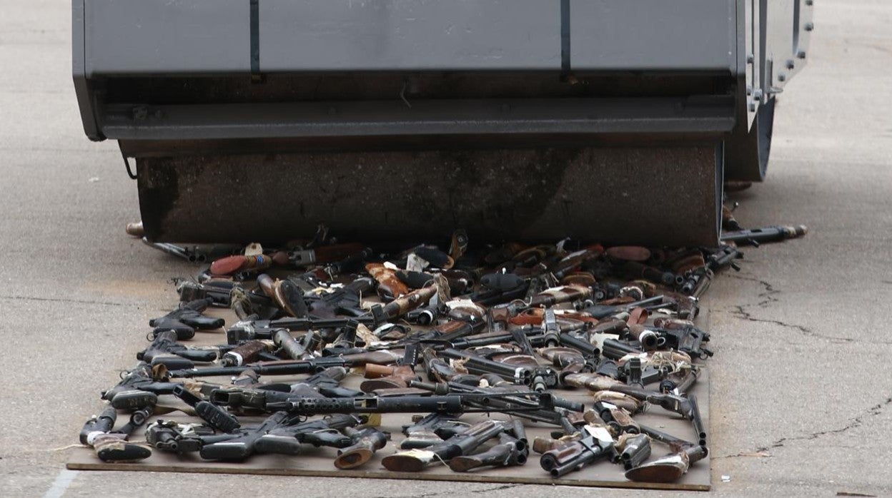 Ignacio Miranda: Arcadas en el patio de armas