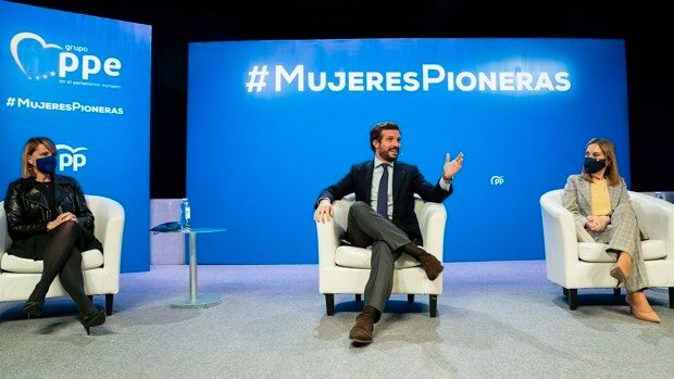 Casado quita hierro a las tensiones internas y se reafirma en su estrategia pese a la subida de Vox