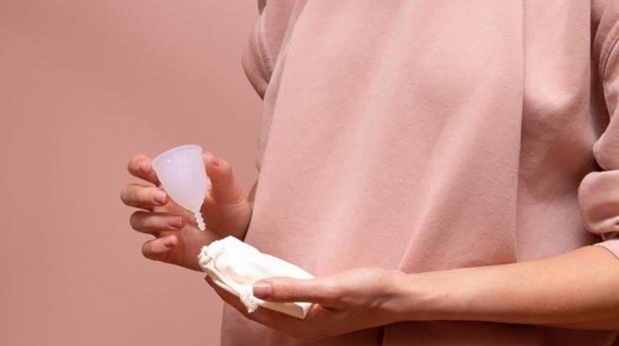 Foto de archivo de una copa mesntrual