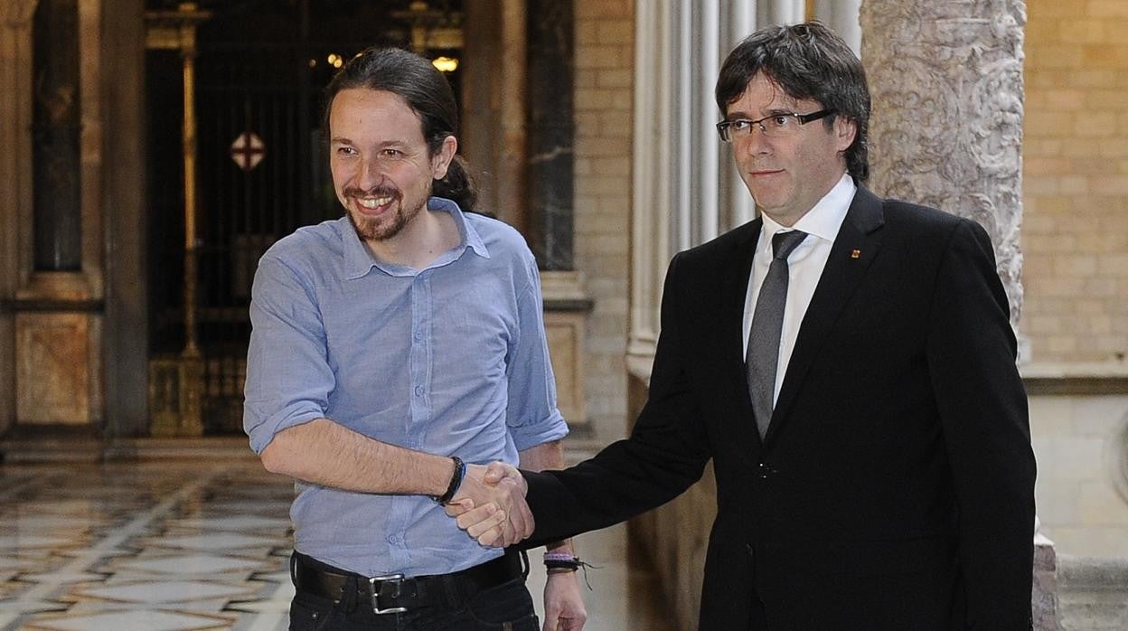 Clara Ponsatí y Carles Puigdemot, en el Parlamento Europeo