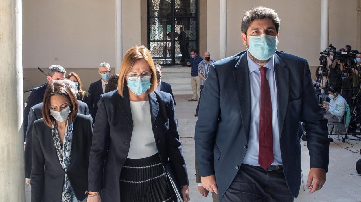 Isabel Frnaco, vicepresidenta de la Región de Murcia, junto al presidente Fernando López Miras