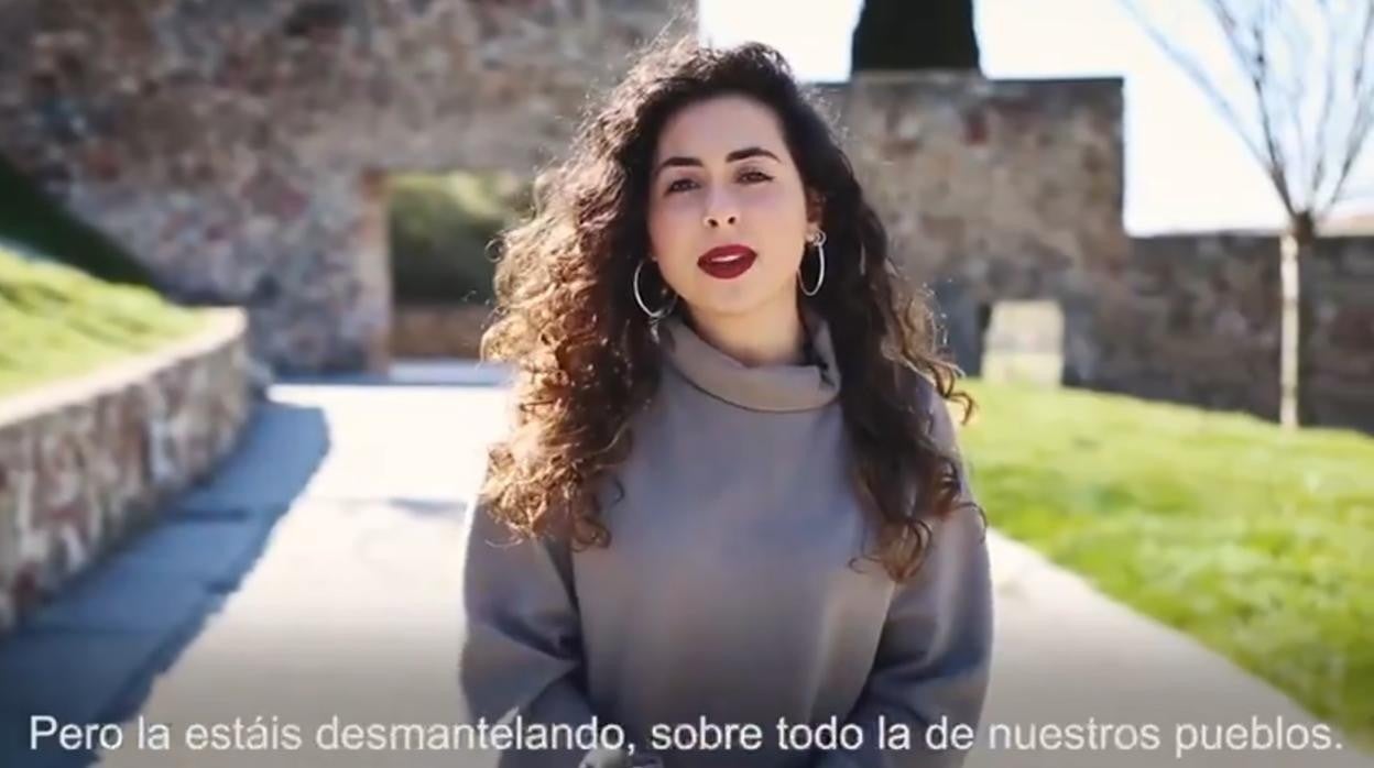 Una joven protagoniza un vídeo en redes sociales difundido por el PSOE en favor de la moción de censura en Castilla y León