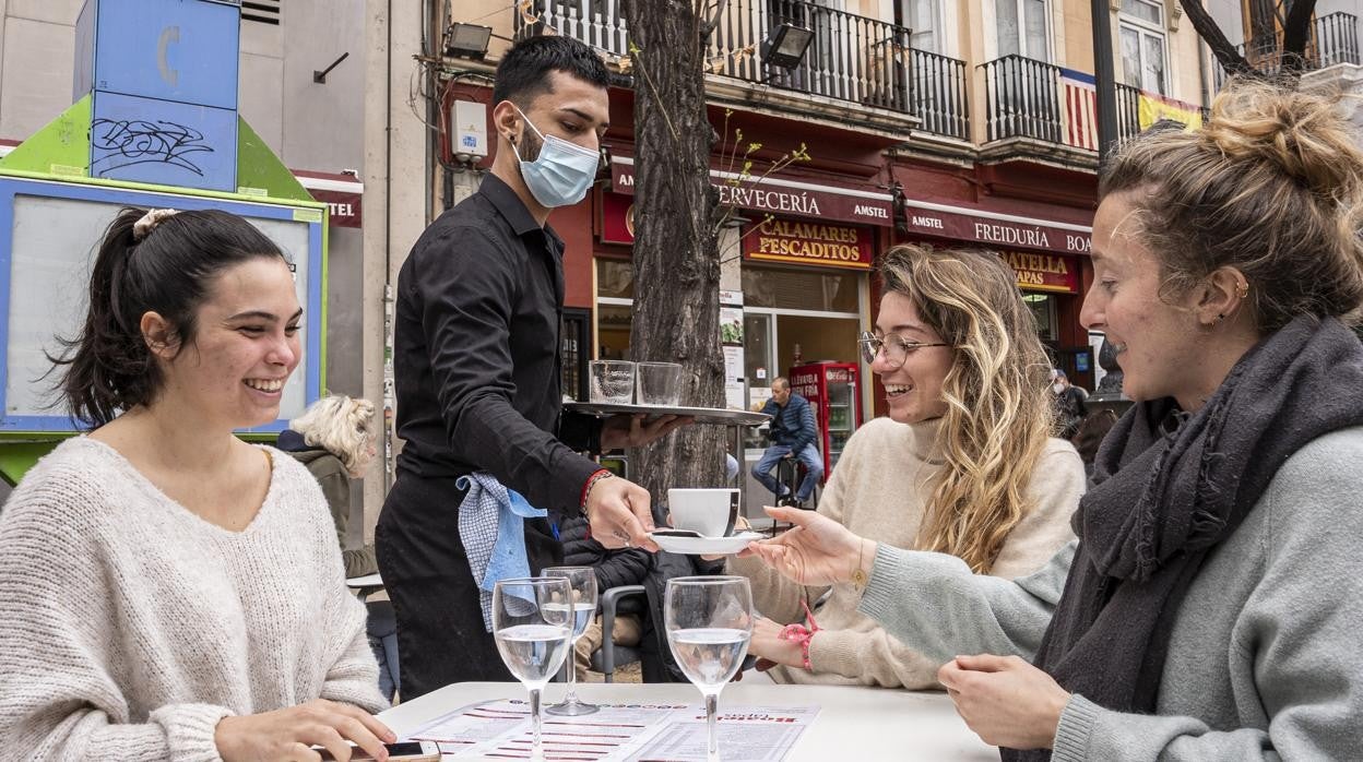 Imagen de archivo de una terraza en Valencia