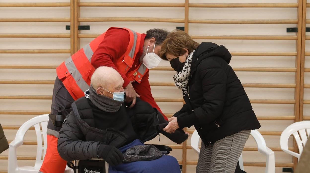 La vacunación de mayores y otros colectivos continúa en las distintas instalaciones en Navarra.