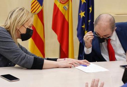 Javier Lambán junto a su consejera de Economía, Marta Gastón, que además preside la Corporación Empresarial Pública de Aragón