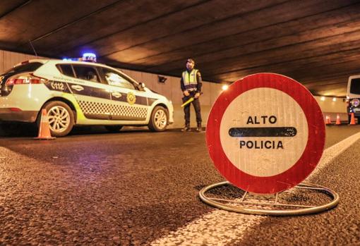 Control en uno de los accesos principales a la ciudad, desde Valencia