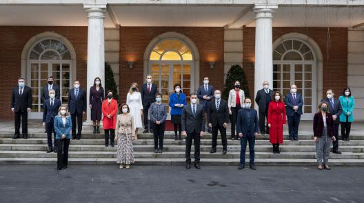 Los ministros y el presidente del Gobierno, en La Moncloa