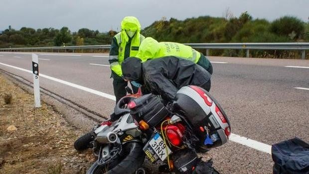 Un motorista pierde la vida en un accidente en la N-502 en Mombeltrán (Ávila)