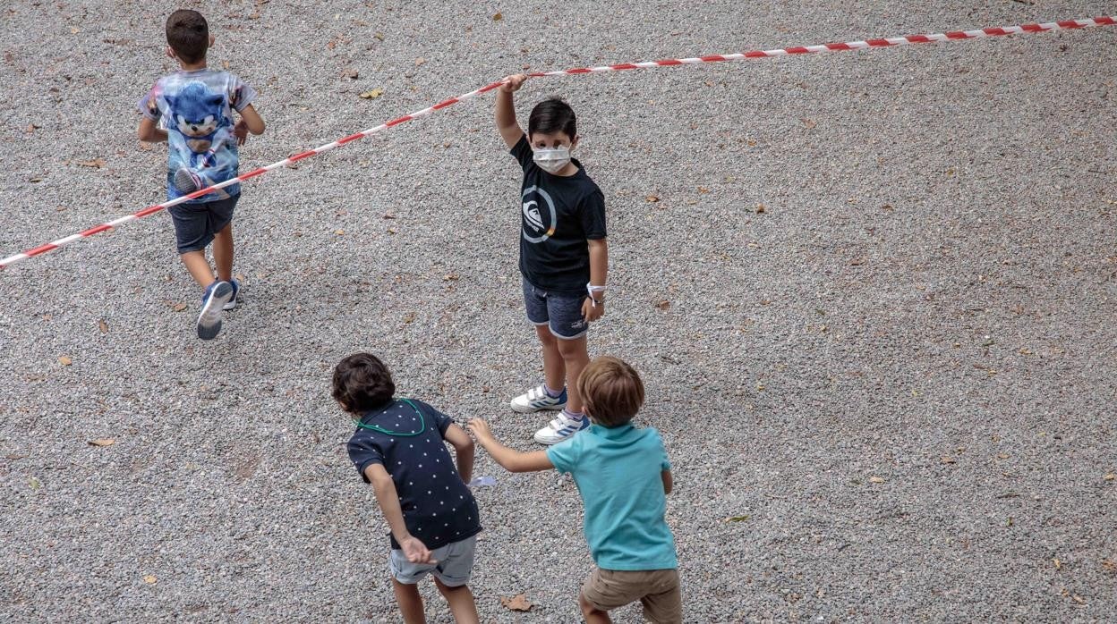 Imagen de archivo de niños en un colegio de Valencia