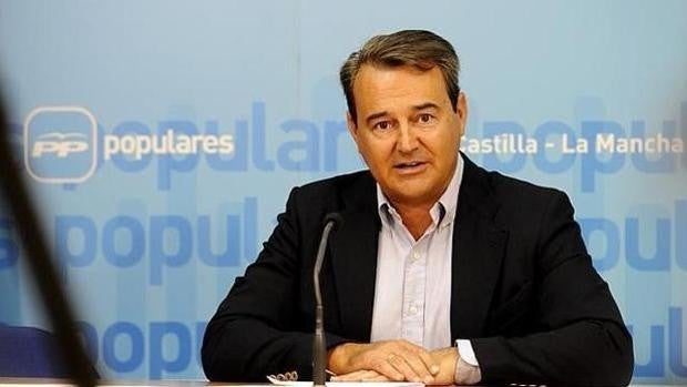 Ayuso incluye a Agustín Conde en el número 23 de su lista a la Comunidad de Madrid