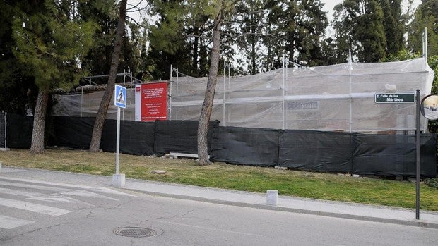 La Comunidad inicia la restauración de la tapia del Convento Carmelita de Boadilla del Monte