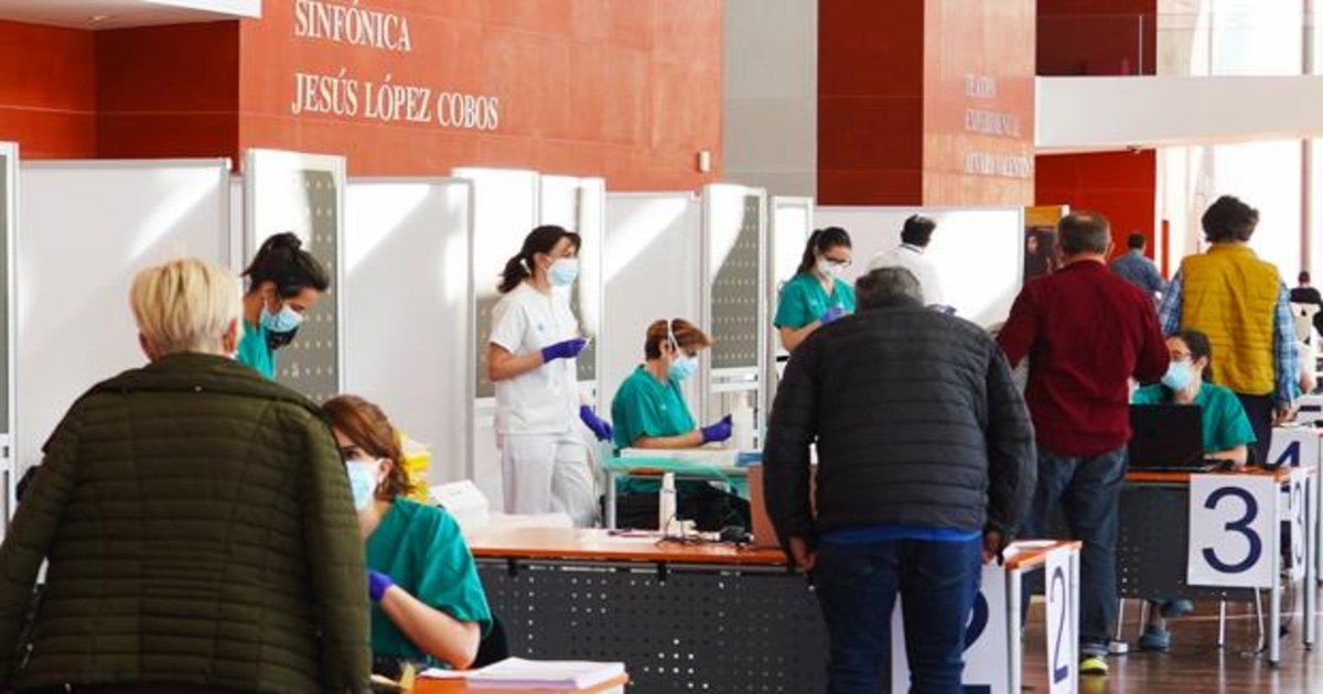 Vacunación masiva en el auditorio Miguel Delibes de Valladolid