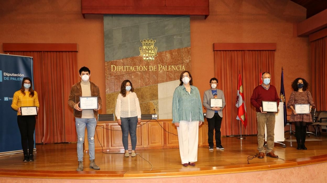 Ángeles Armisén junto a los ganadores