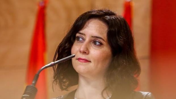 Ayuso rechaza hacer el 4-M festivo: «Veo un interés electoral para que la gente se vaya de Madrid»