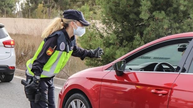 La Comunidad Valenciana refuerza el dispositivo para controlar las restricciones del coronavirus durante el puente