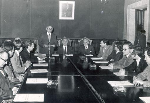 En blanco y negro, otra de esas estampas para la historia del autogobierno gallego