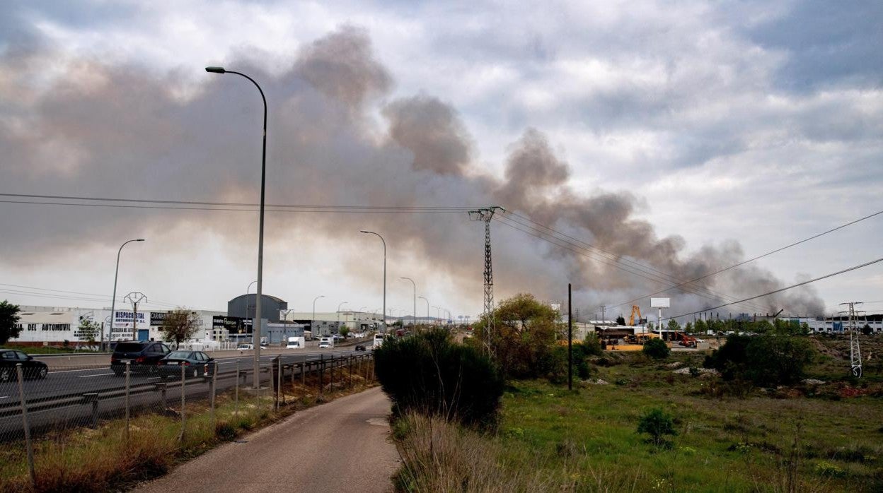 El fuego ya está controlado y perimetrado