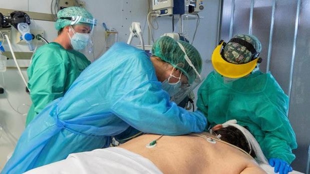 Coronavirus Castilla-La Mancha: Suben los casos (398) y los fallecidos (9), pero bajan los hospitalizados