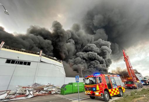 Bomberos de Madrid en el incendio de Seseña