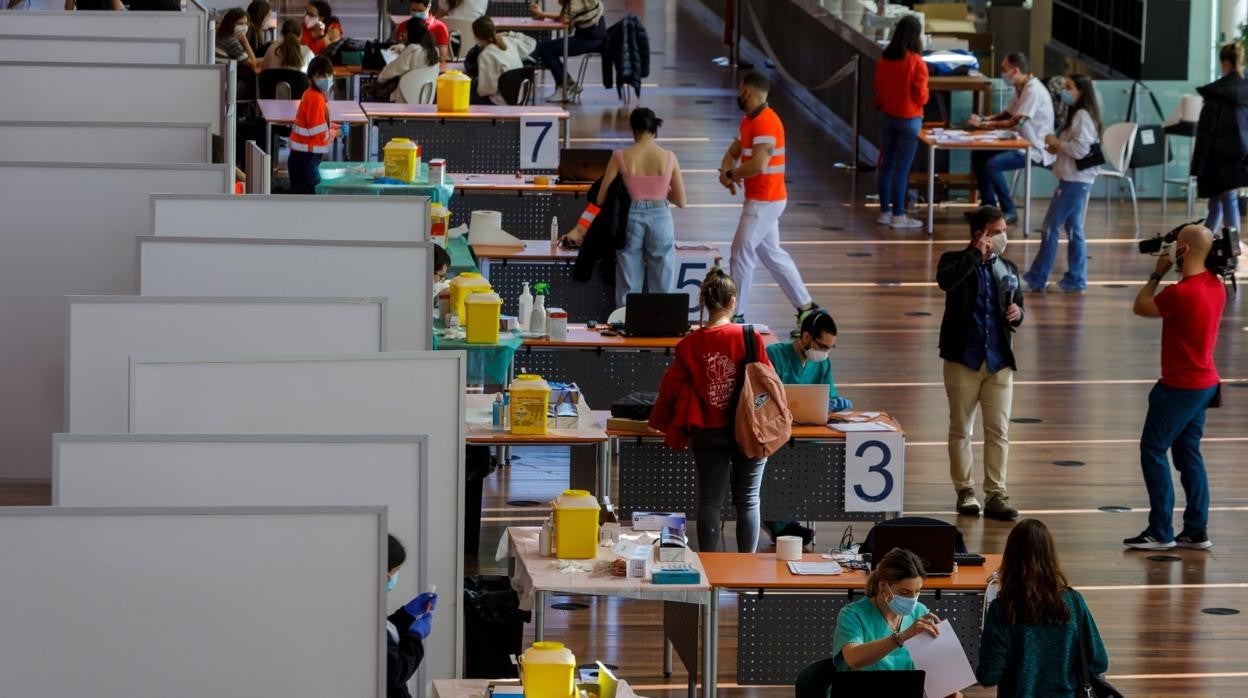 Puestos de vacunación en el Auditorio Miguel Delibes, en Valladolid