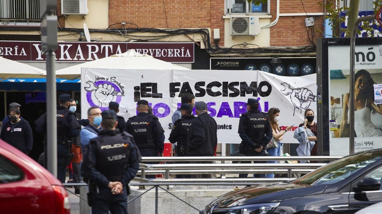 Plaza de Oporto, Carabanchel, Madrid. Mítin preelectoral de Vox en un barrio obrero