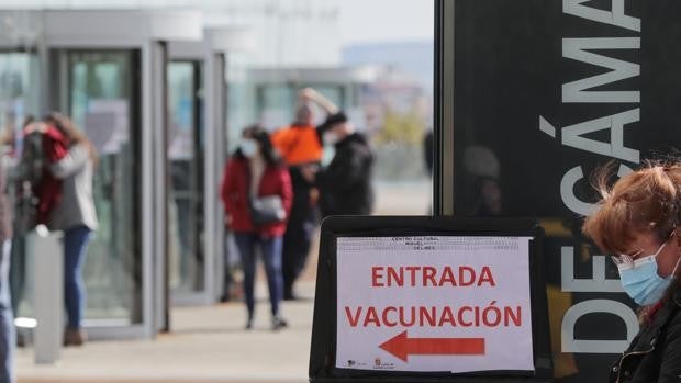 Los nuevos casos de Covid-19 se estabilizan en Castilla y León cerca de los 400