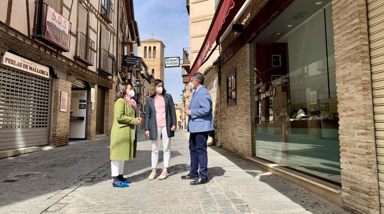 Alonso ha visitado este lunes los comercios de la calle Santo Tomé de Toledo